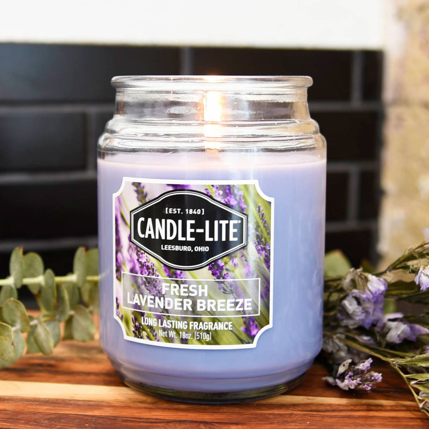 Grande bougie parfumée à la lavande en verre Fresh Lavender Breeze Candle-lite 510 g