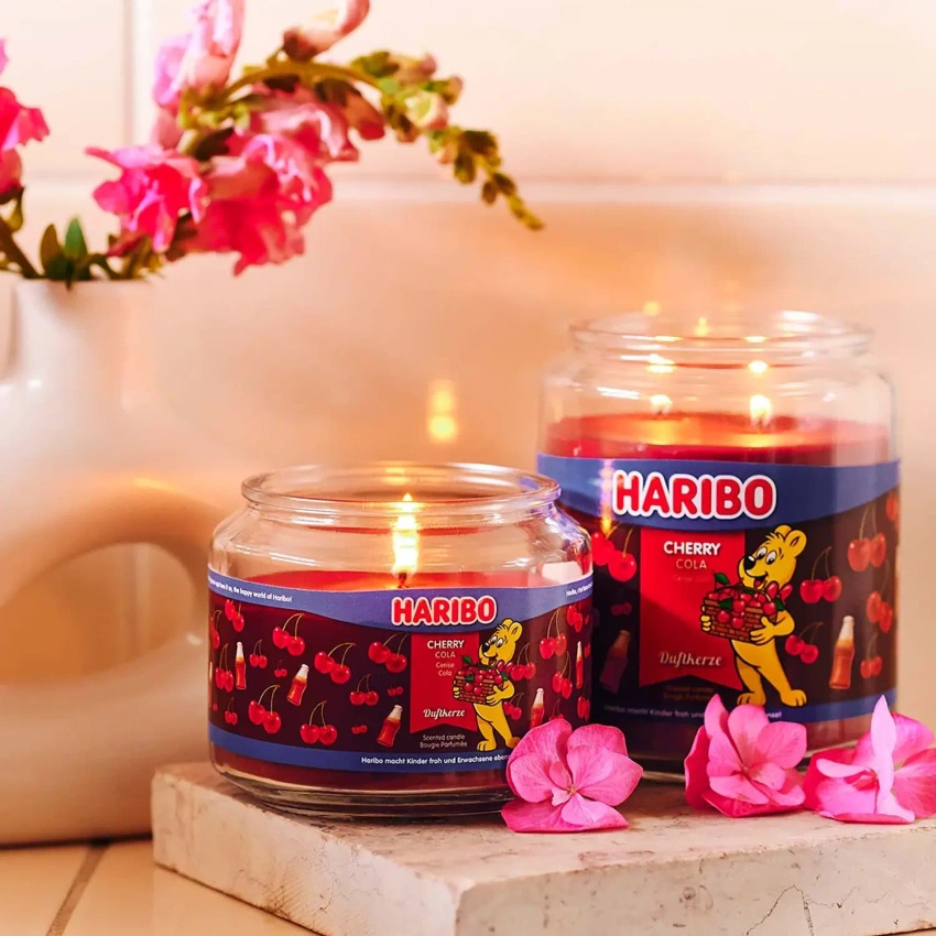 Haribo świeca zapachowa w szkle Cherry Cola wiśniowe żelki 300 g