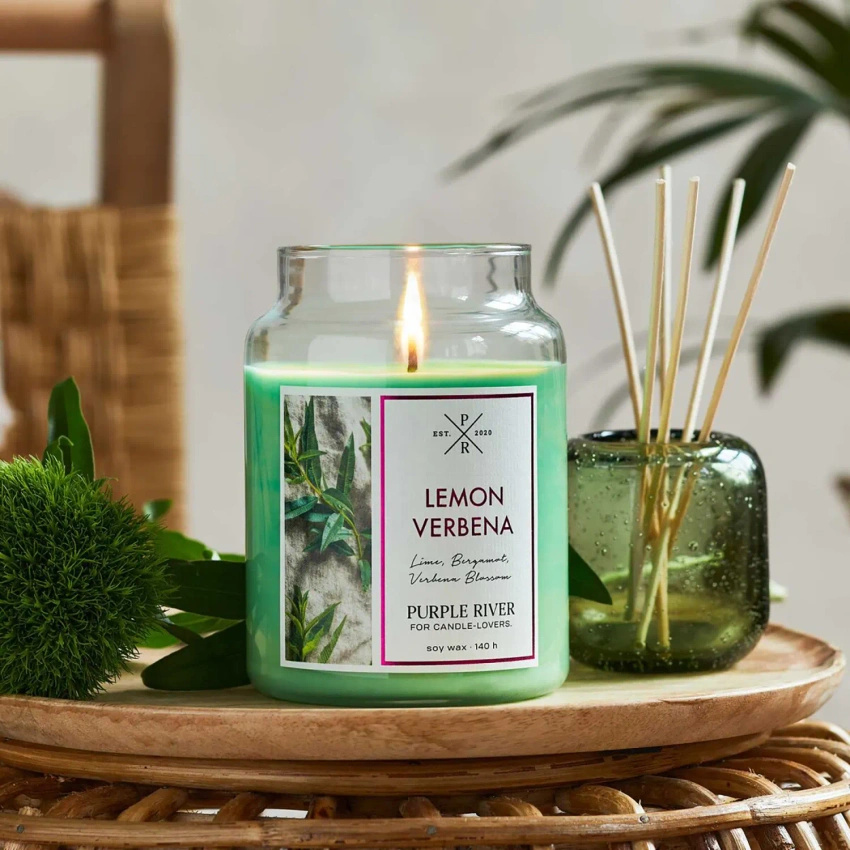 Candela di soia profumata in vetro grande limone Lemon Verbena Purple River 623 g