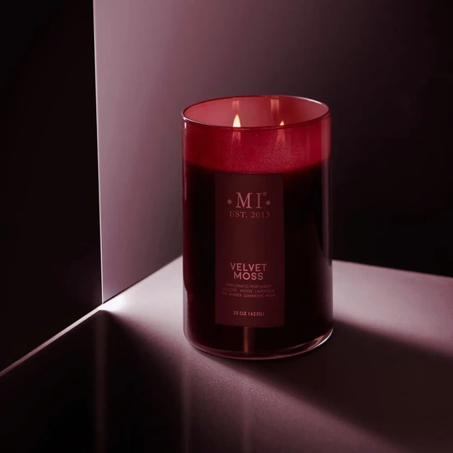Colonial Candle Sophisticated masculine soy scented candle 22 oz 623 g - Velvet Moss