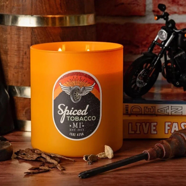 Soja doftljus för män Spiced Tobacco Colonial Candle